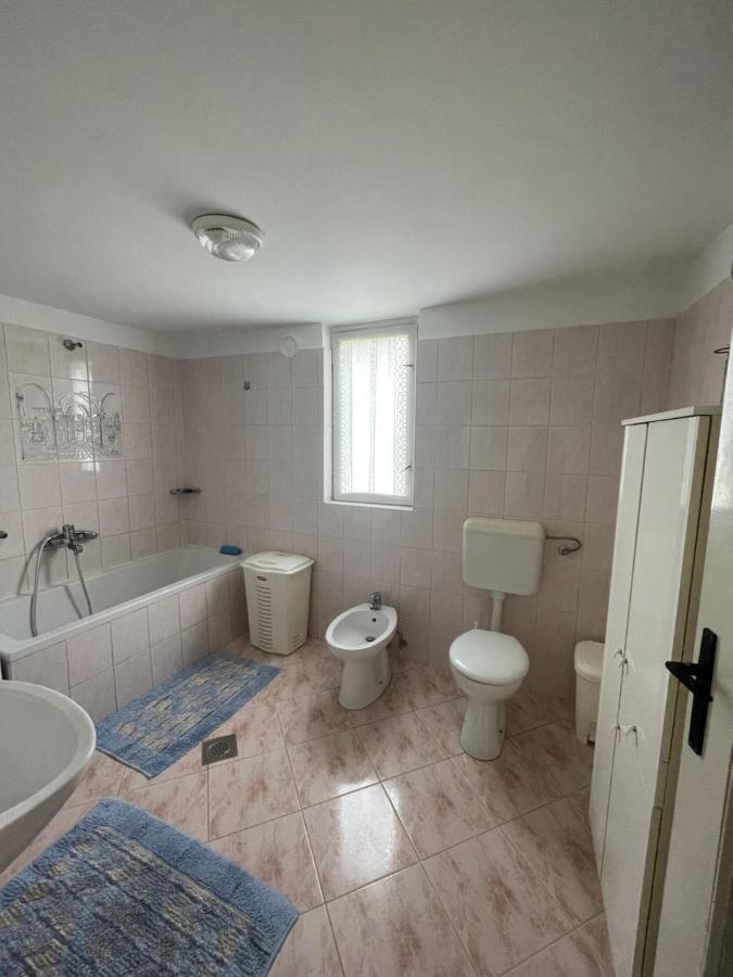 Apartment Benky Pićan Extérieur photo